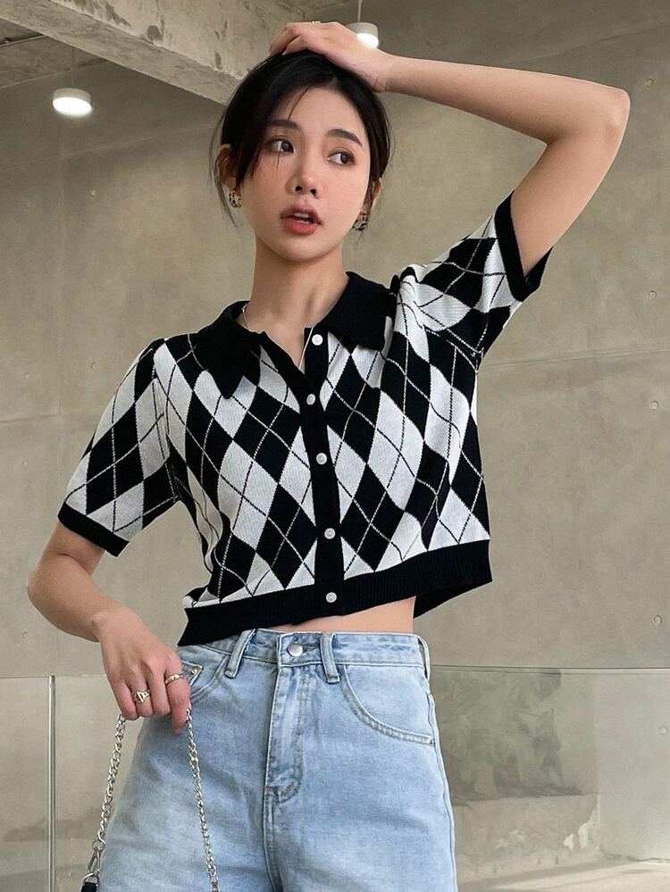 DAZY Argyle Pattern Crop Cardigan - Black and White - View 5