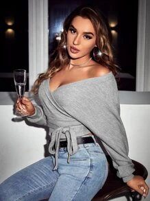 SHEIN Privé Camiseta de cuello cruzado de manga murciélago con cinturón - Gris - Ver 4