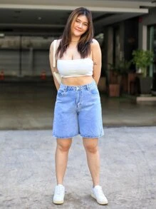 SHEIN EZwear กางเกงขาสั้นผ้ายีนส์ขากว้างเอวสูงกางเกงขาสั้นแม่ - สียีนส์อ่อน - ดู 1