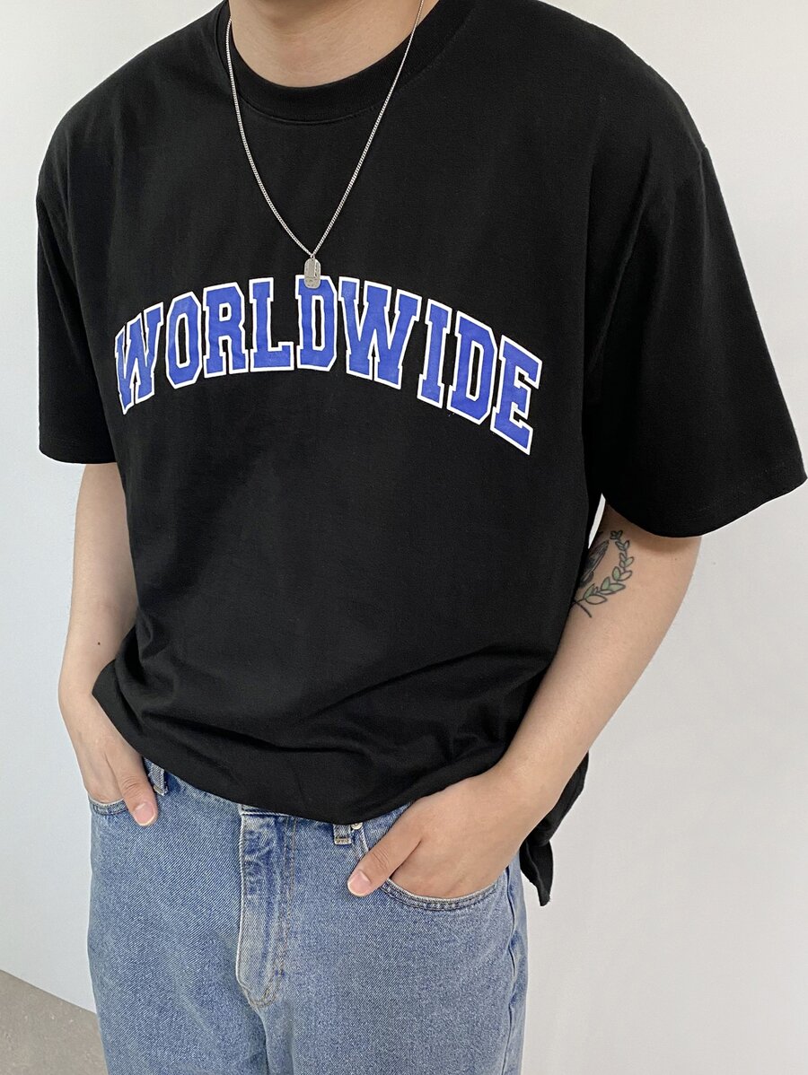 DAZY Men Cotton Letter Graphic Slit Hem Tee - Black - View 1