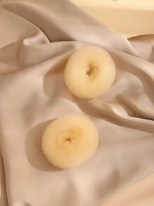 2件套米色发髻器，适用于盘发、马尾辫、发髻等，无需加热即可卷发，是理发店、美容院、旅行必备、返校季、度假旅行的理想选择。这款发饰专为女性设计，适用于卷发、卷发器、无需加热即可卷发、卷发器、卷发器、卷发工具、卷发器、卷发扩散器等。适用于旅行、美发产品、美发工具、美发用品、理发师、理发配件、理发店、美发设备等。 - 米色 - 查看 2