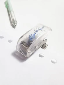 1pc Random Pattern Mini Hole Puncher - Multicolor - View 3