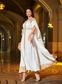 Al Najma 刺繡斗篷袖長袍連衣裙 - 白色 - 查看 5