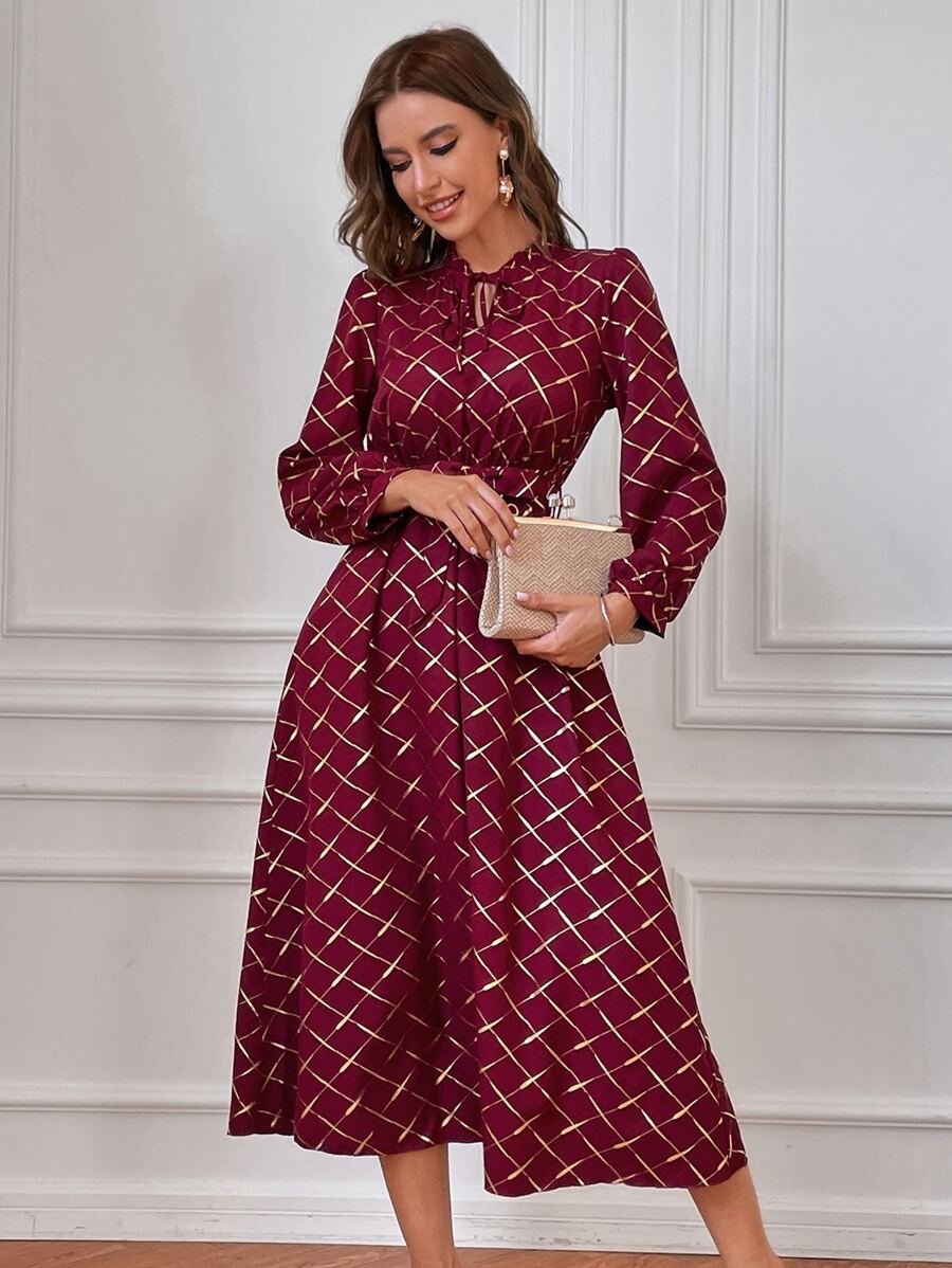Modelyn Váy cổ lọ tay lỡ in họa tiết Argyle màu đỏ tía vàng - Màu Đỏ Sâu - Xem 1