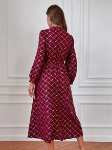 Modelyn Váy cổ lọ tay lỡ in họa tiết Argyle màu đỏ tía vàng - Màu Đỏ Sâu - Xem 2