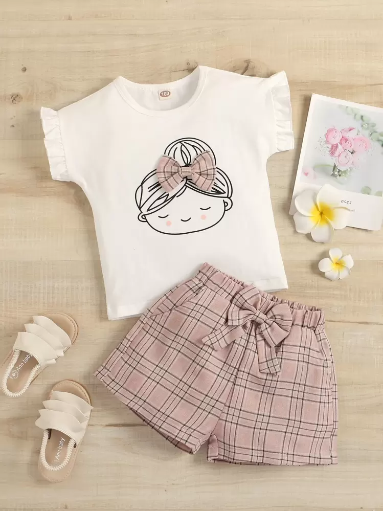 SHEIN เสื้อยืดแขนสั้นพิมพ์ลายกราฟิกสำหรับเด็กผู้หญิงและกางเกงขาสั้นโบว์ลายสก๊อต - มัลติคัลเลอร์ - ดู 1