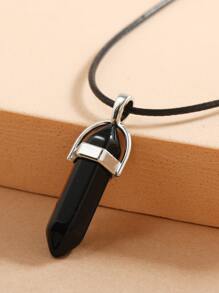 Collar con diseño geométrico