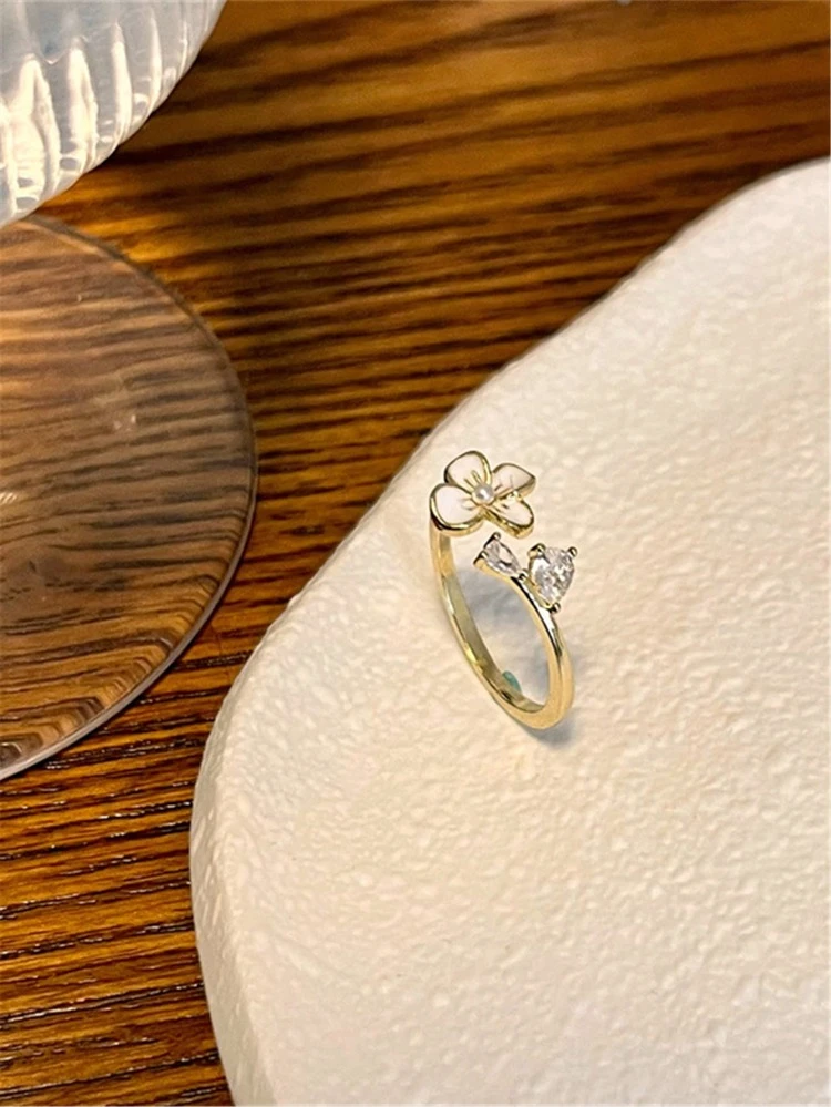 Flower & Cubic Zirconia Decor Cuff Ring