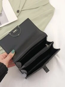 迷你金属装饰翻盖链条方形包时尚扣装饰斜挎包方形翻盖单肩包女士手提包钱包，时尚女士商务休闲包，非常适合办公室、商务和工作