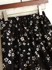 SHEIN LUNE Plus Allover Floral Print Skirt - Black - View 3