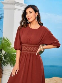 Mulvari 燈籠袖幾何刺繡腰部打褶連衣裙 - 酒紅色 - 查看 3