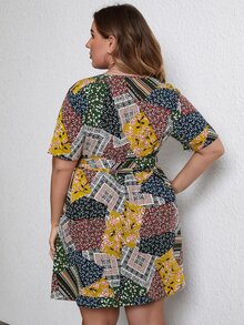 SHEIN Unity 大碼小碎花拼貼腰帶傘狀連衣裙 - 彩色 - 查看 2