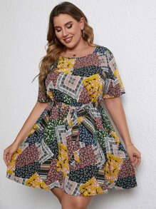 SHEIN Unity 大碼小碎花拼貼腰帶傘狀連衣裙 - 彩色 - 查看 6