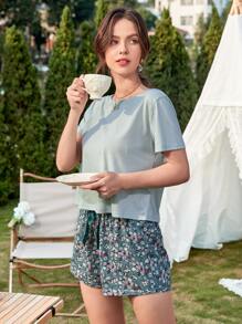 Solid Tee & Ditsy Floral Print Knot Front Shorts Pyjama Set - Multicolor - View 4