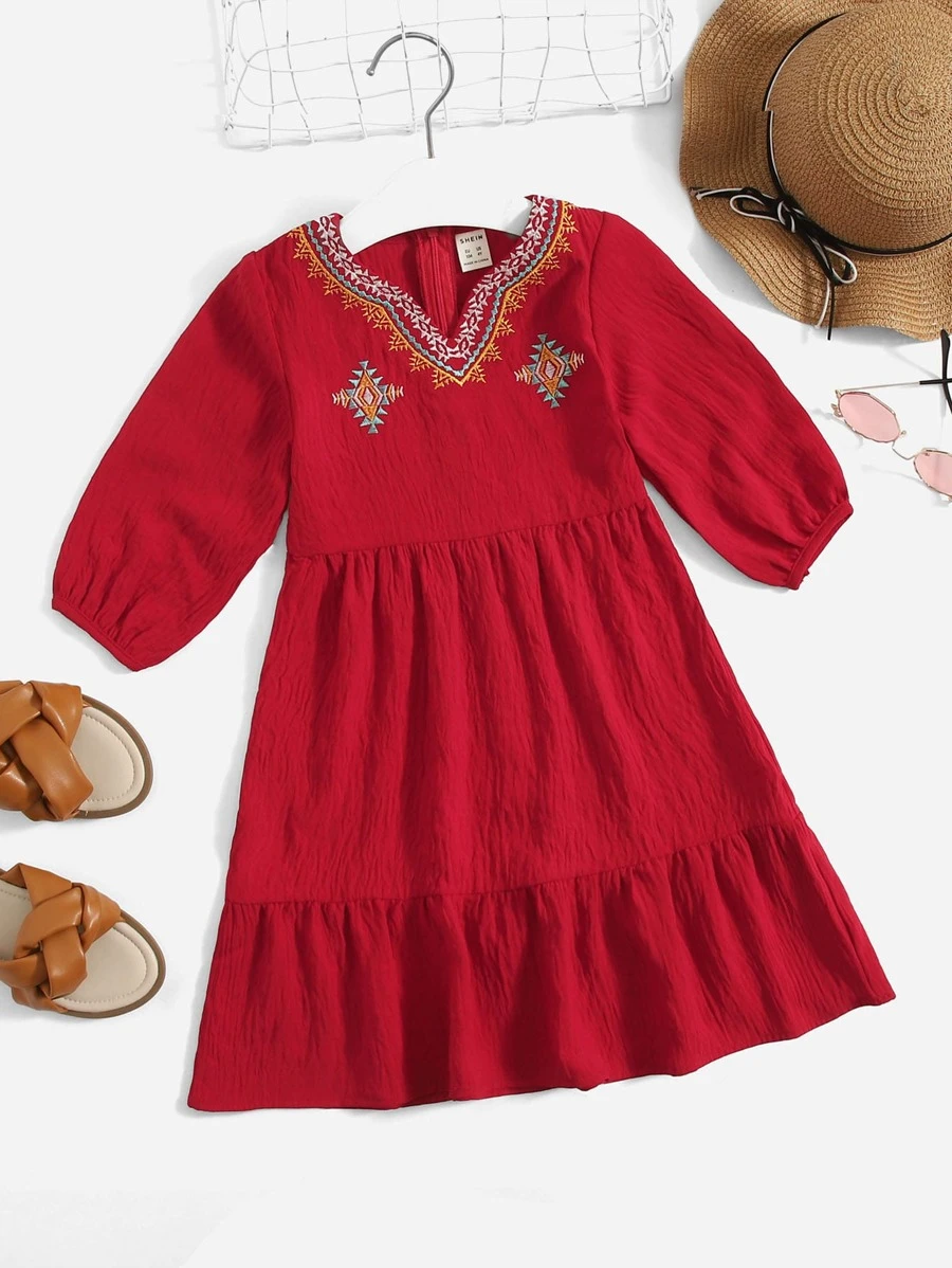 SHEIN 小女童幾何刺繡荷葉邊連衣裙 - 紅色 - 查看 1