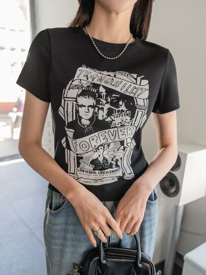 تي شيرت بنمط الرسم الهندسي وشعار