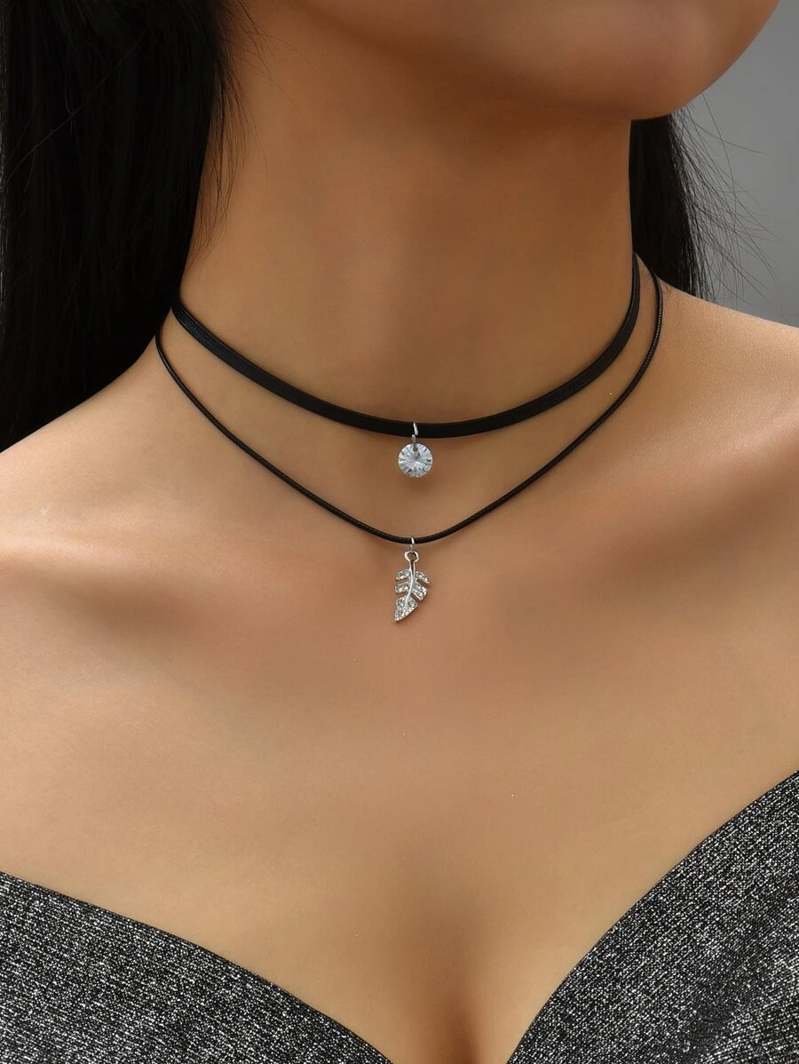 Gargantilla con diamante de imitación con diseño de hoja a capas - Negro - Ver 1