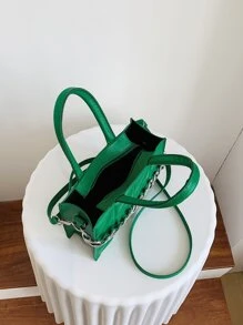 Quadratische Tasche mit Steppmuster, Kette Dekor - Grün - Übersicht 4