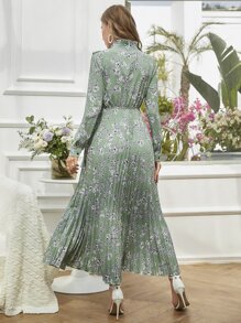 Modelyn 印花百褶下擺繫帶領連衣裙