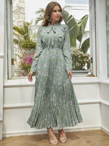 Modelyn 印花百褶下擺繫帶領連衣裙