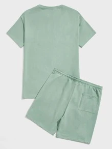 GENTILAND Men Slogan Graphic Tee & Drawstring Waist Shorts - Mint Green - View 2