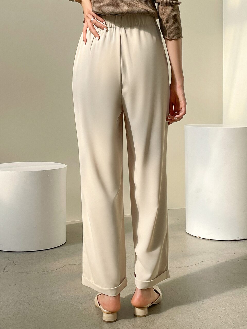 Plicated Detail Slant Pocket Tailored Pants