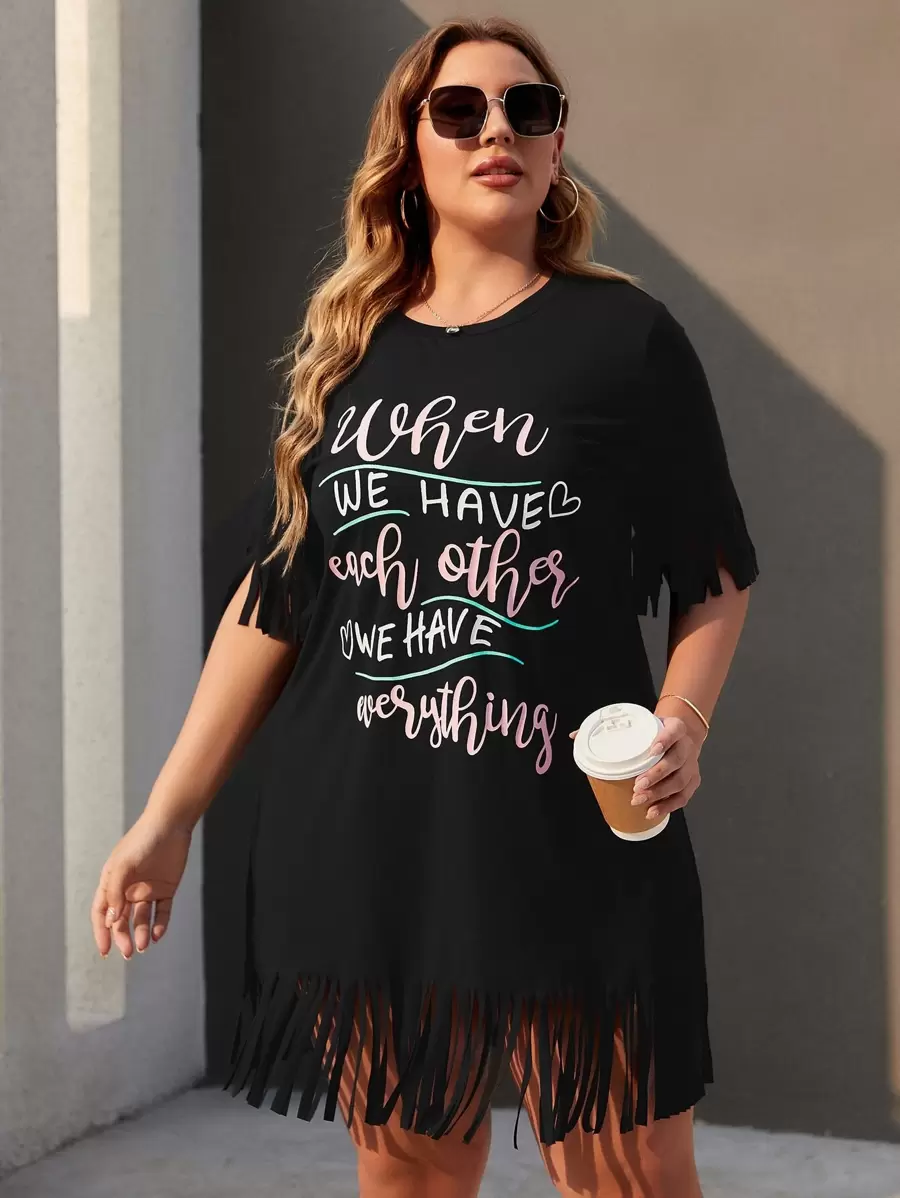 SHEIN LUNE Plus Slogan Graphic Fringe Hem Longline Tee - Black - View 1