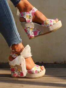 Floral Pattern Wedge Sandals - Multicolor - View 3