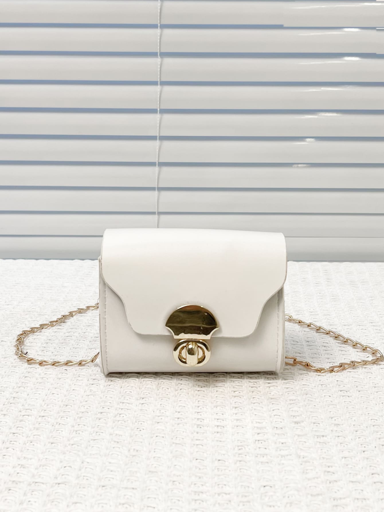 女孩扭鎖翻蓋鏈條方包 - 白色 - 查看 1