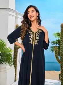 Al Najma 花卉刺繡拼接色帶阿拉伯連衣裙 - 藏蓝色 - 查看 4