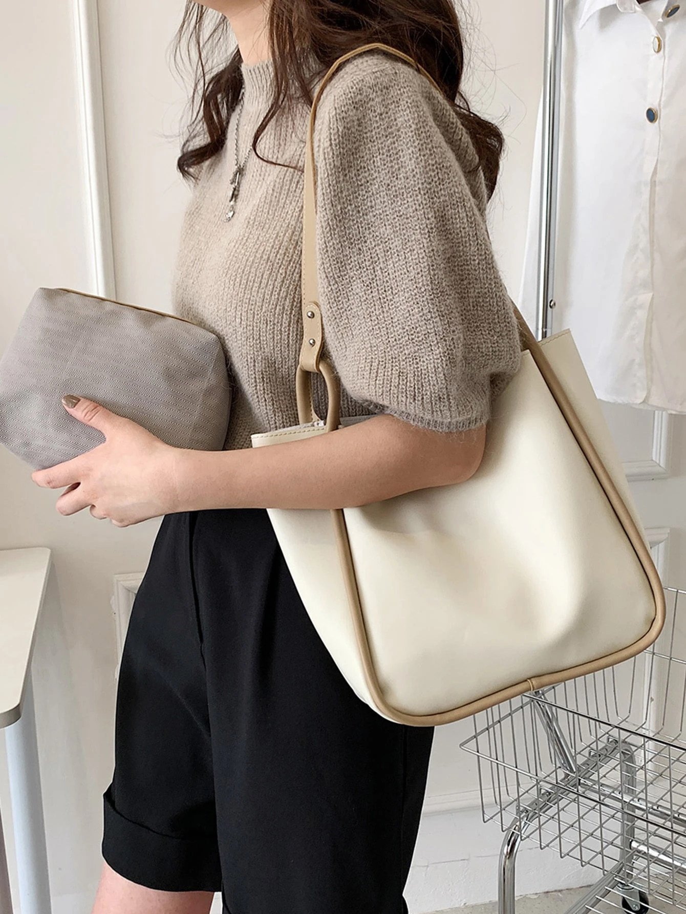 MEDIUM GRAINEDLEATHER TOTE Black COS atelieryuwa.ciao.jp