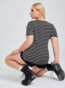 SHEIN Essnce Áo thun sọc cổ tim Plus, mùa hè - Đen và trắng - Xem 2