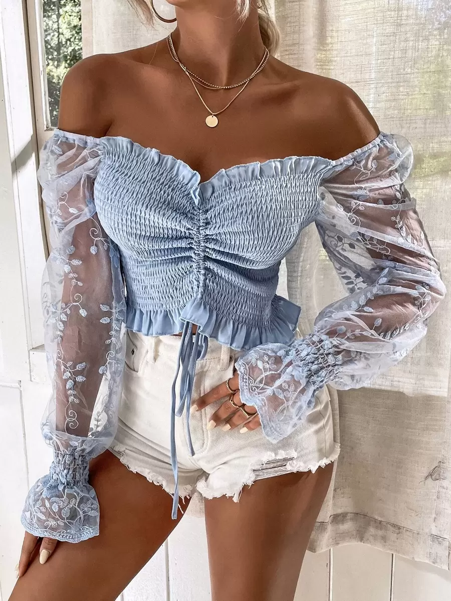 SHEIN Essnce Top de hombros descubiertos con bordado de malla de manga con cordón con fruncido - Neblina azul - Ver 1