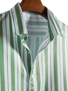 Manfinity Hombres Camisa con estampado de rayas con botón - Multicolor - Ver 3