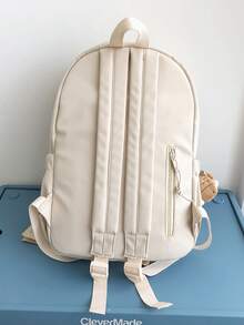 Mochila con diseño de parche de letra con accesorio de bolso