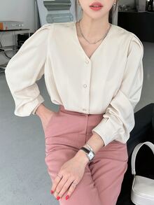 DAZY Blusa con botón delantero de manga farol - Beis - Ver 8