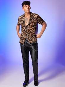 FeverCity Camisa sexy de leopardo para hombres con cuello de solapa y botones, ideal para salir, regalo para novio