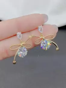 水鑽和蝴蝶結裝飾耳墜