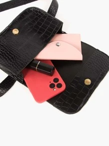 Riñonera con cocodrilo en relieve - Negro - Ver 5