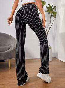 SHEIN EZwear Pantalones acampanados de talle alto de rayas con cinturón
