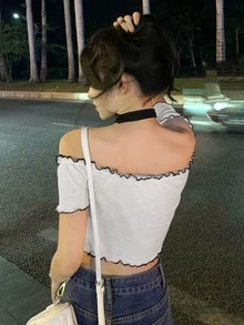 Áo thun nữ Xù nhỏ Gân đan Tương phản ràng buộc Khối Màu Giải trí - Đen và trắng - Xem 2