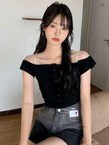 Kaos Crop Top Kancing Depan dengan Detail Jala Kontras - Hitam - View 3