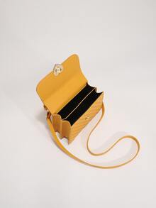 Túi vuông có dây đeo trang trí bằng kim loại chần - Màu vàng - Xem 4