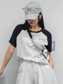 DAZY Đồ họa Chữ cái Khối màu Tay Raglan Áo thun - Màu Xám nhạt - Xem 2