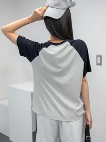 DAZY Đồ họa Chữ cái Khối màu Tay Raglan Áo thun - Màu Xám nhạt - Xem 4