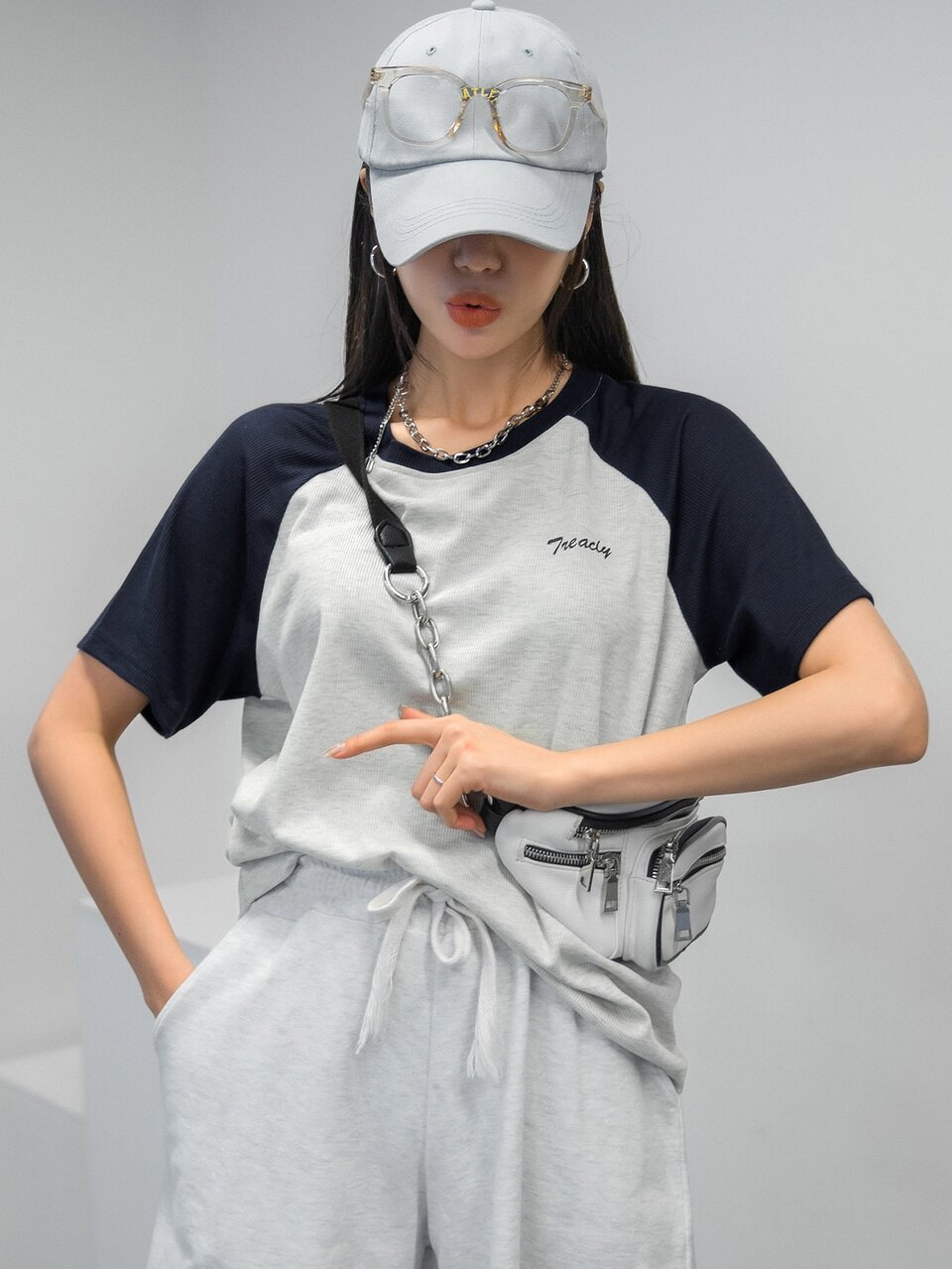 Letter Graphic Colorblock Raglan Sleeve Tee