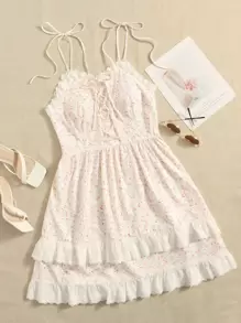 SHEIN Unity 大碼碎花網眼刺繡邊前繫帶洋裝 - 米色 - 查看 1