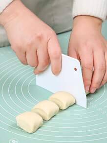1pc Plastic Scraper/Dough Cutter, Cake, Bread, Crepe, Jelly, Cream Scraping Tool, Baking Kitchenware - White - View 1