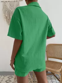 Shorts con blusa unicolor con parche de bolsillo de hombros caídos - Verde - Ver 2