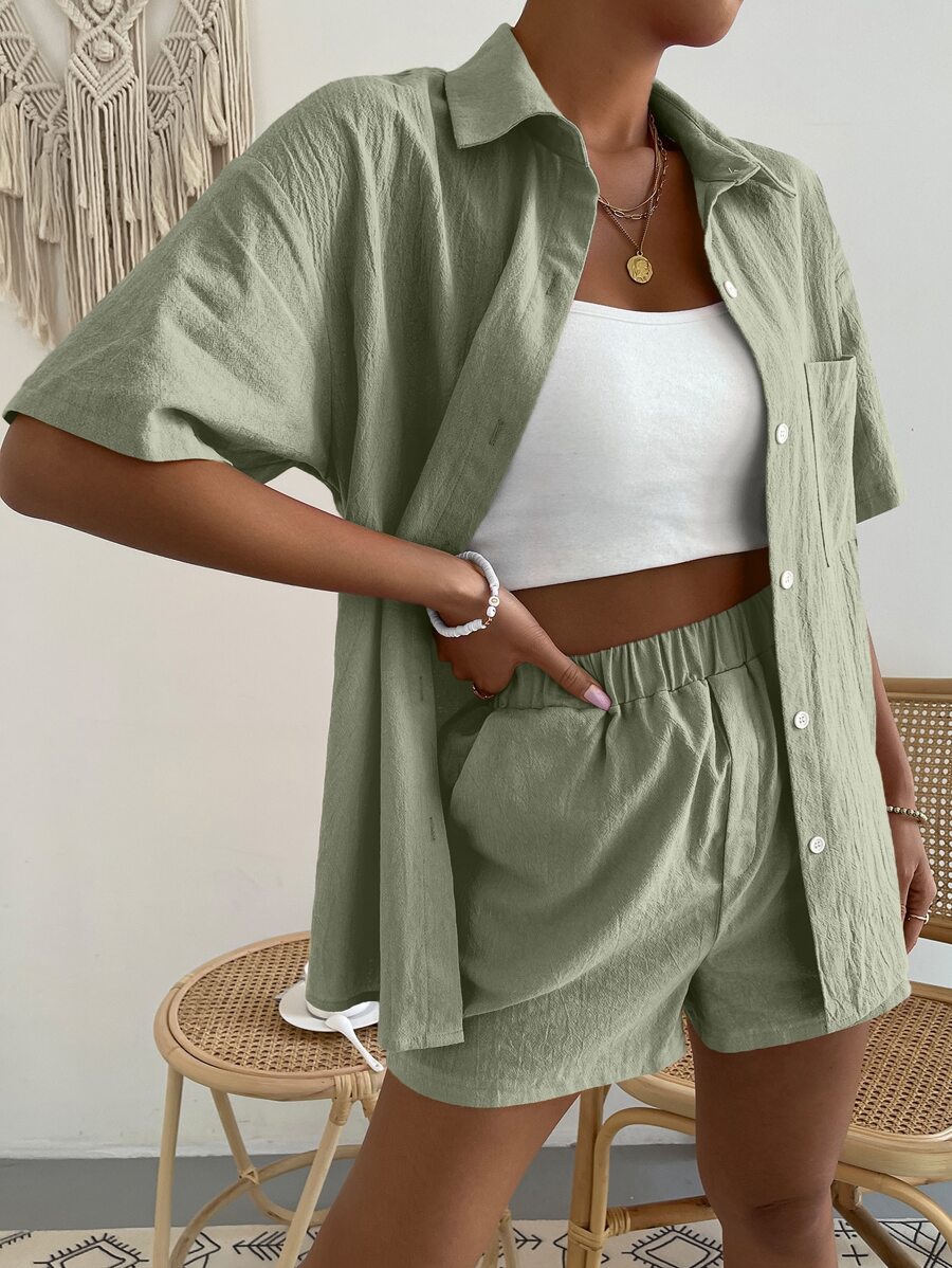 Shorts con blusa unicolor con parche de bolsillo de hombros caídos - verde menta - Ver 1